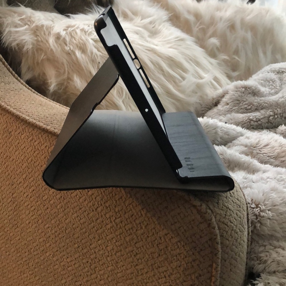 INCIPIO  Tablet Cover
